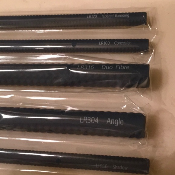 LaRUCE Beauty Christine Brush Set - Picture 3 of 5